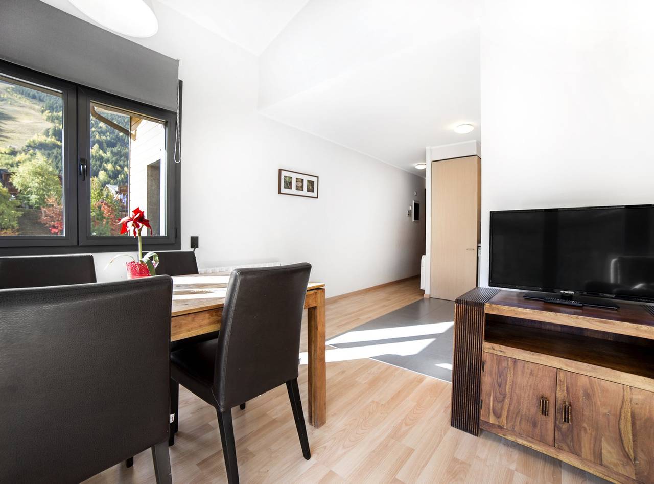 Ολόκληρο το διαμέρισμα, 2 Bedroom Apartment with views. 4 pax. El Tarter. Floc 24 in El Tarter, Grandvalira