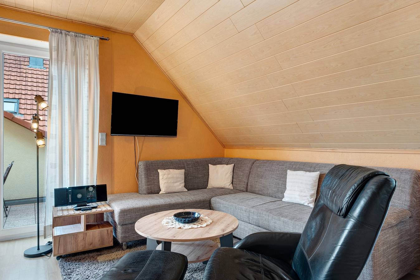 Apartamento entero, Apartamento vacacional 'Ferienwohnung 2 Haus Schmiedeweg' con terraza privada y Wi-Fi in Bad Krozingen, Bosque Negro sur