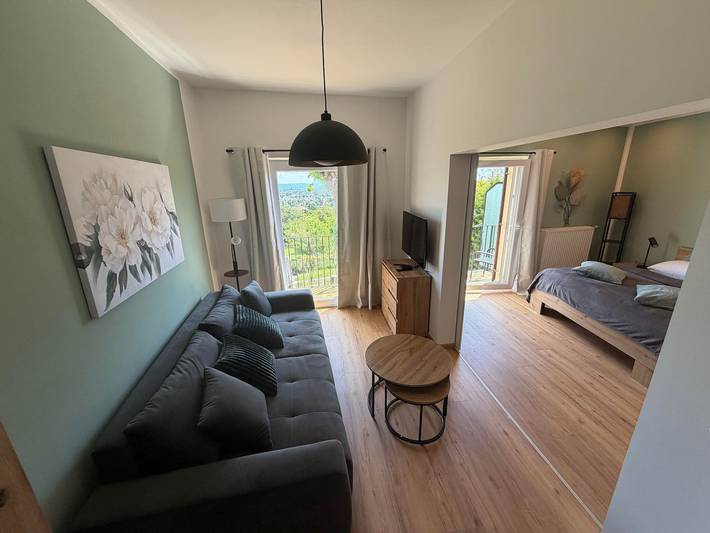 Ganze Ferienwohnung, Almschlössl - Apartment Lindenbaum in Baden bei Wien, Wienerwald
