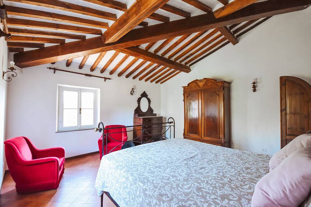 Villa surrounded by greenery with swimming pool for a stay in complete relaxation and privacy in Fauglia, Italienische Riviera