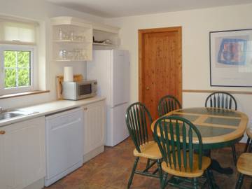 Villa for 6 Guests in Gortamullin, Munster, Picture 3