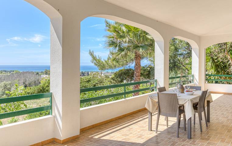 Maison de vacances pour 10 personnes, avec Terrasse et Jardin à Salve