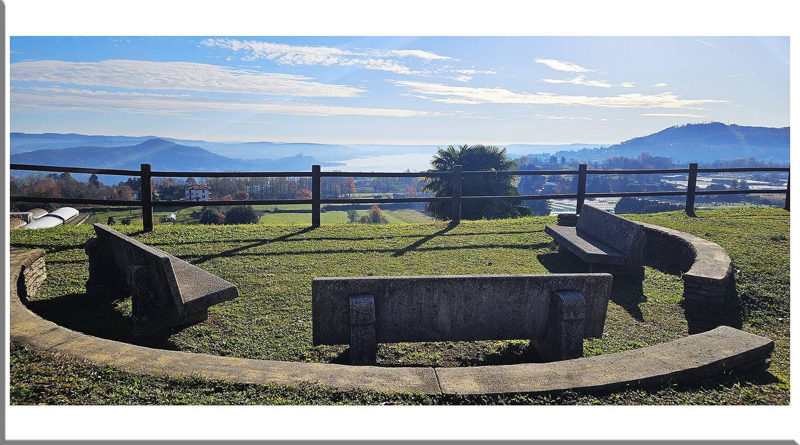 Maison de vacances 'Romantic Retreat On The Lake' avec vue sur le lac, Wi-Fi et climatisation in Nebbiuno, Commune de Nebbiuno