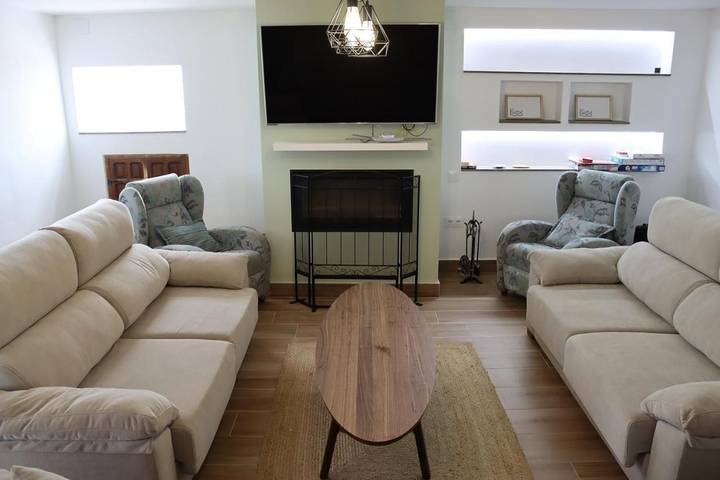 Casa rural para 12 personas, con piscina además de jardín y vistas, Familias con niños en Campo de Calatrava - 3