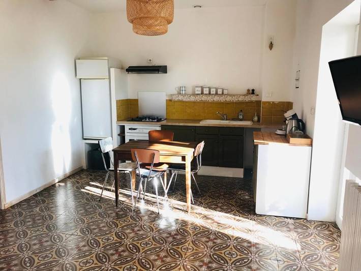 Gîte pour 4 personnes, avec vue ainsi que jardin et terrasse à Autignac