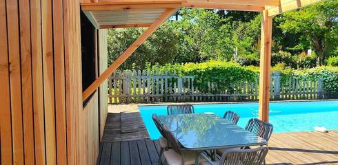 Location de vacances pour 8 personnes, avec piscine ainsi que jardin et terrasse à Blanquefort