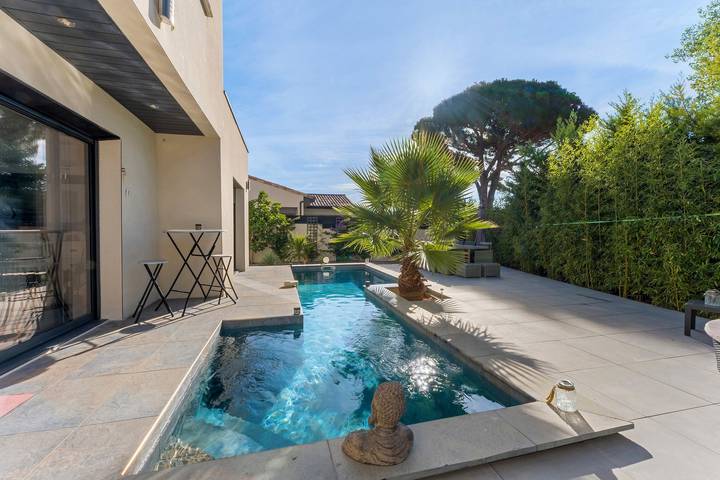 Villa « Harmonie » con piscina privada, Wi-Fi y aire acondicionado in Bagnols-sur-Cèze, Region de Nimes