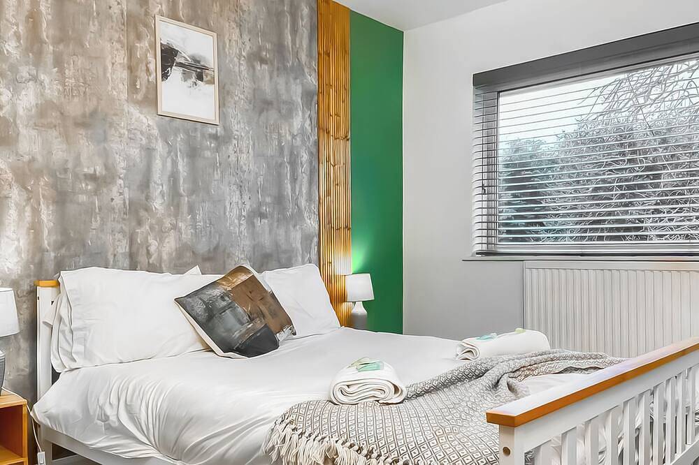 5 bedroom accommodation in Pudsey, near Leeds in Leeds, West Yorkshire