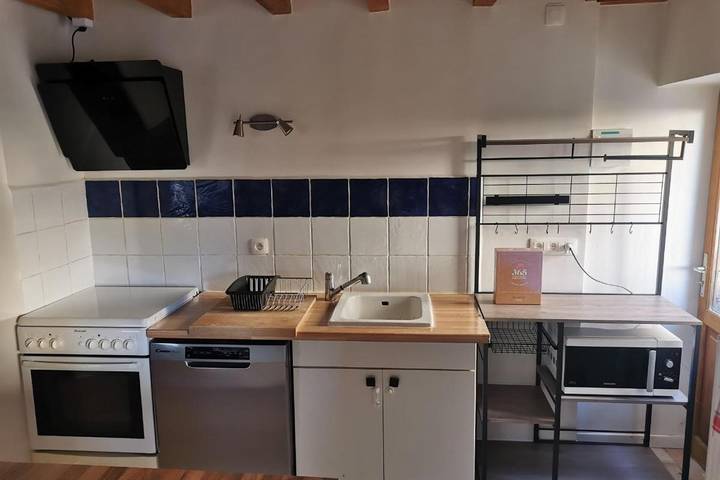 Location de vacances pour 14 personnes, avec jardin et terrasse dans Ébreuil - 2