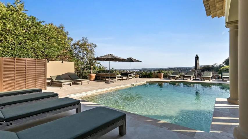 Location de vacances pour 13 personnes, avec jardin et piscine dans Golf Bluegreen Sainte-Maxime - 4