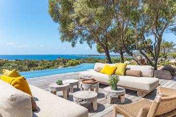 Location de vacances pour 12 personnes, avec jardin ainsi que piscine et terrasse, adapté aux familles à Pianottoli-Caldarello