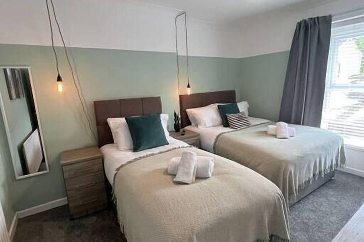 Apartment for 10 people in Swansea