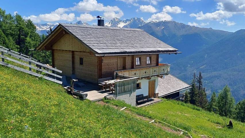 Hut for 5 people, with garden, with pets in Austria