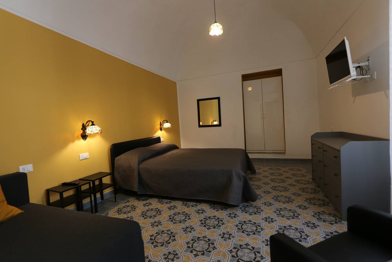 B&B Ex Albergo Centrale Atessa' con vista montagna, Wi-Fi e aria condizionata in Atessa, Provincia di Chieti