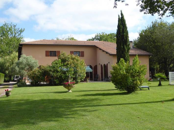 Chambre d’hôte pour 4 personnes, avec jardin et vue ainsi que piscine et bassin pour enfant à Sainte-Eulalie-en-Born