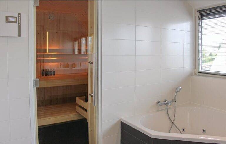 Ferienhaus für 8 Personen mit Sauna in Idskenhuizen, Ijsselmeer