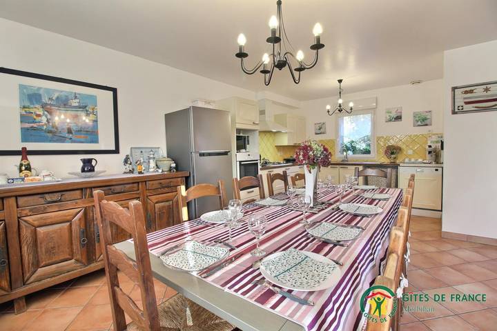 Gîte pour 10 personnes, avec terrasse et jardin à Ambon - 3