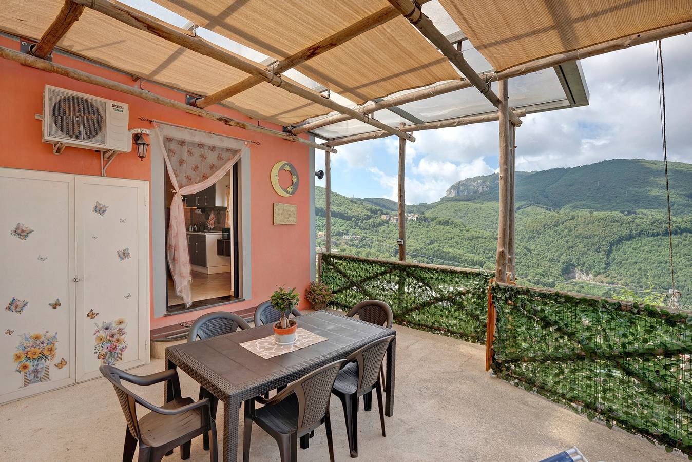 Appartement entier, Appartement 'Prima Luce' avec Vue sur la Mer, Terrasse Privée et Wi-Fi in Vico Equense, Monti Lattari