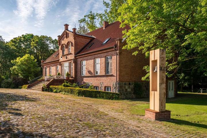 Ferienwohnung für 3 Personen, mit Terrasse und Garten in Falkenhagen