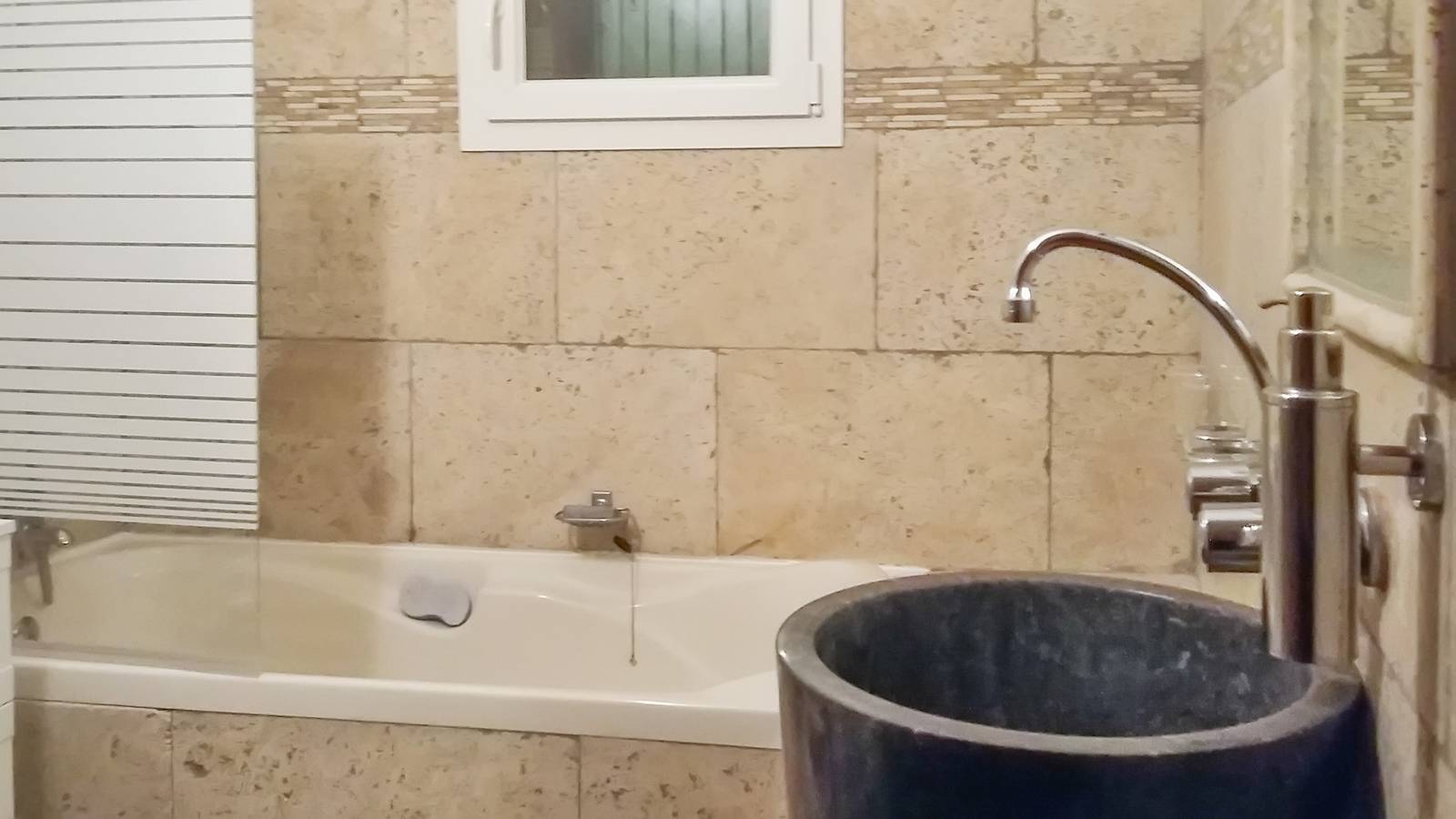 Maison conviviale avec jardin à Revest-des-Brousses in Revest-des-Brousses, Parc naturel régional du Luberon