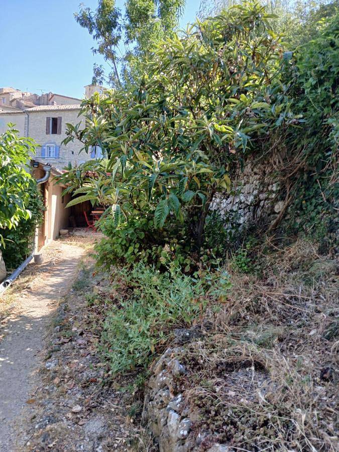 Gîte pour 2 personnes, avec terrasse et vue à Lurs - 4