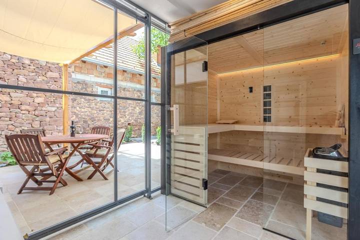 Ferienwohnung für 4 Personen, mit Balkon und Garten sowie Whirlpool und Sauna in Revfülöp - 2