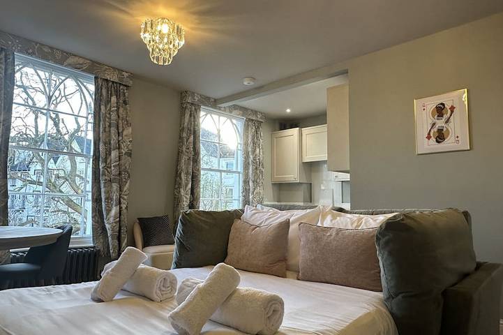 Ganze Wohnung, Luxus Business Suite – Zentral & Highspeed in Exeter, Devon