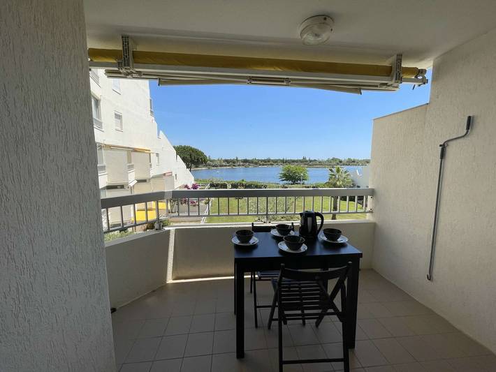 Appartement de vacances pour 4 personnes, avec terrasse et vue sur le lac dans Port Camargue