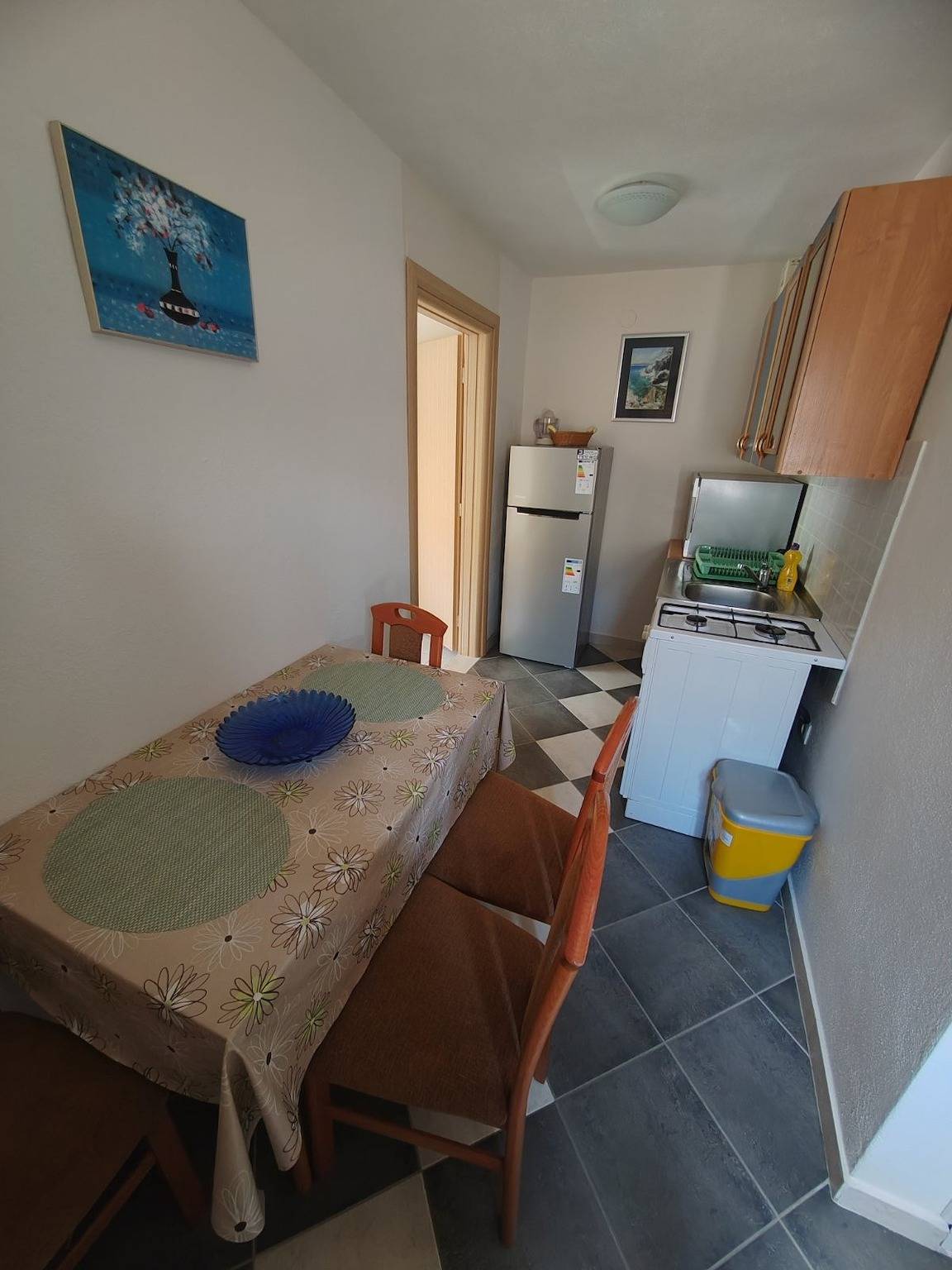 Ganze Wohnung, 1-Zimmer-Ferienwohnung mit Terrasse Pirovac, Sibenik A-27461-a in Pirovac, Šibenik-Knin