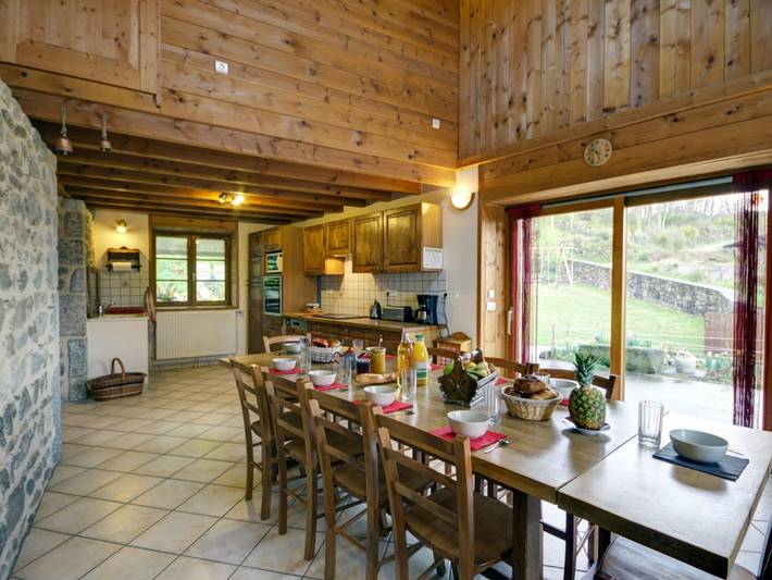 Gîte pour 10 personnes, avec sauna ainsi que terrasse et jardin à Chalmazel - 4