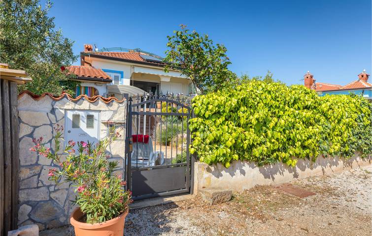Ferienhaus für 8 Personen, mit Terrasse in Peroj - 2