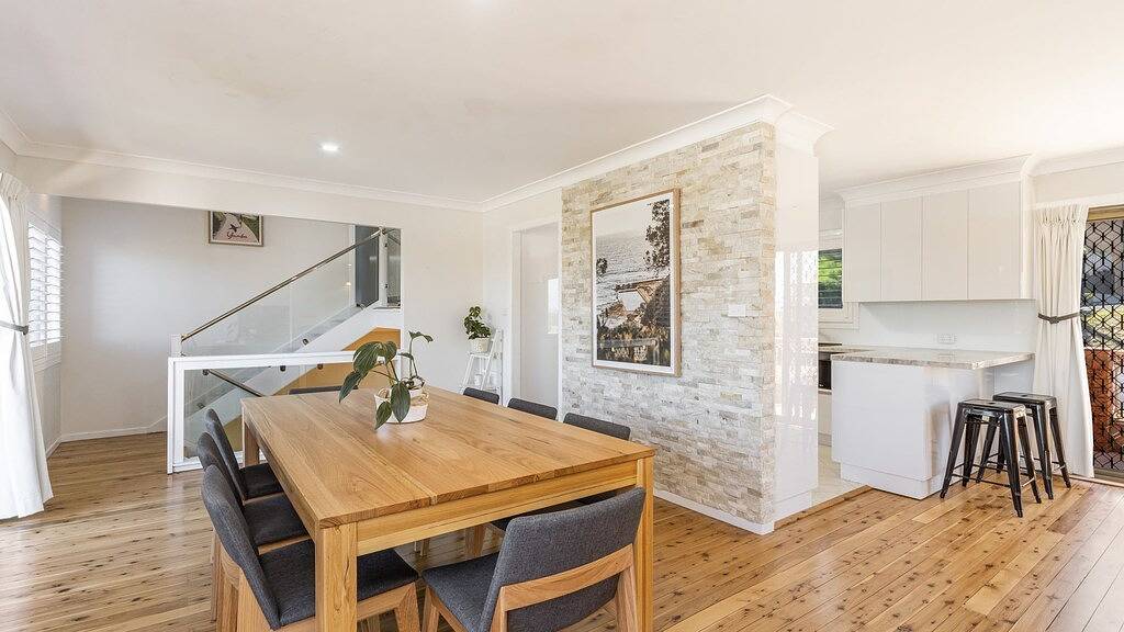 Holiday Home for 12 People in Yamba, New South Wales