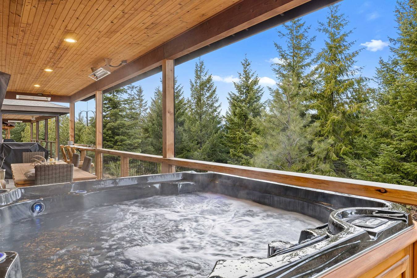 Treetop Escape: Hottub, Bbq, In/Outdoor Fireplace in Condado de Kittitas