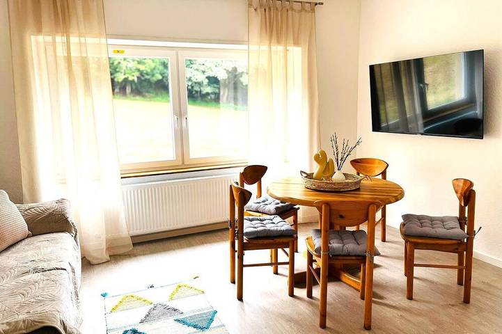 Ferienwohnung für 6 Personen, mit Garten in Löllbach