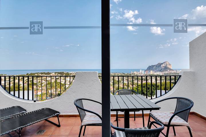 Apartamento entero, Apartamento vacacional "Clementina Imperial Park" con vistas al mar, piscina compartida y Wi-Fi in Imperial Park Resort, Calpe