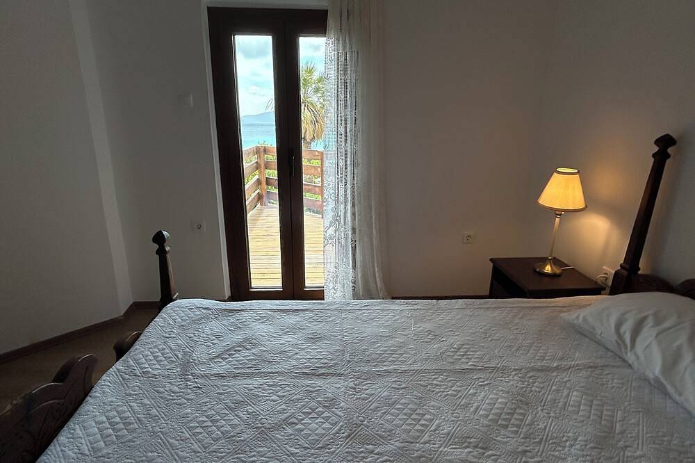 Tranquil 2-bedroom villa in Evia with Wifi, Ac in Euböa