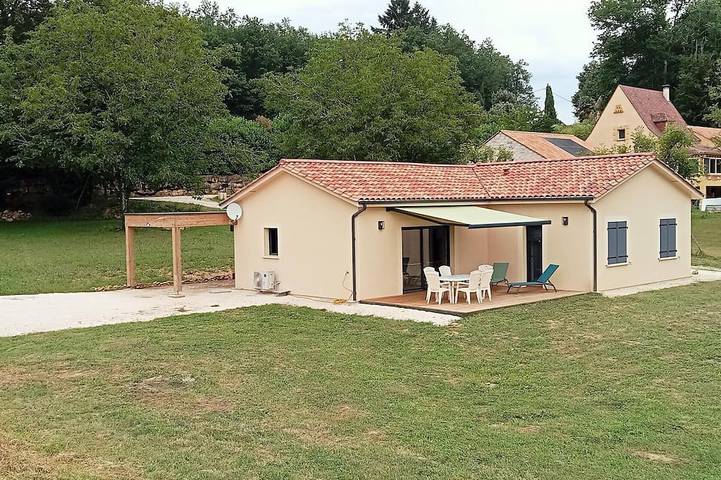 Gîte pour 6 personnes, avec jardin à Carsac-Aillac