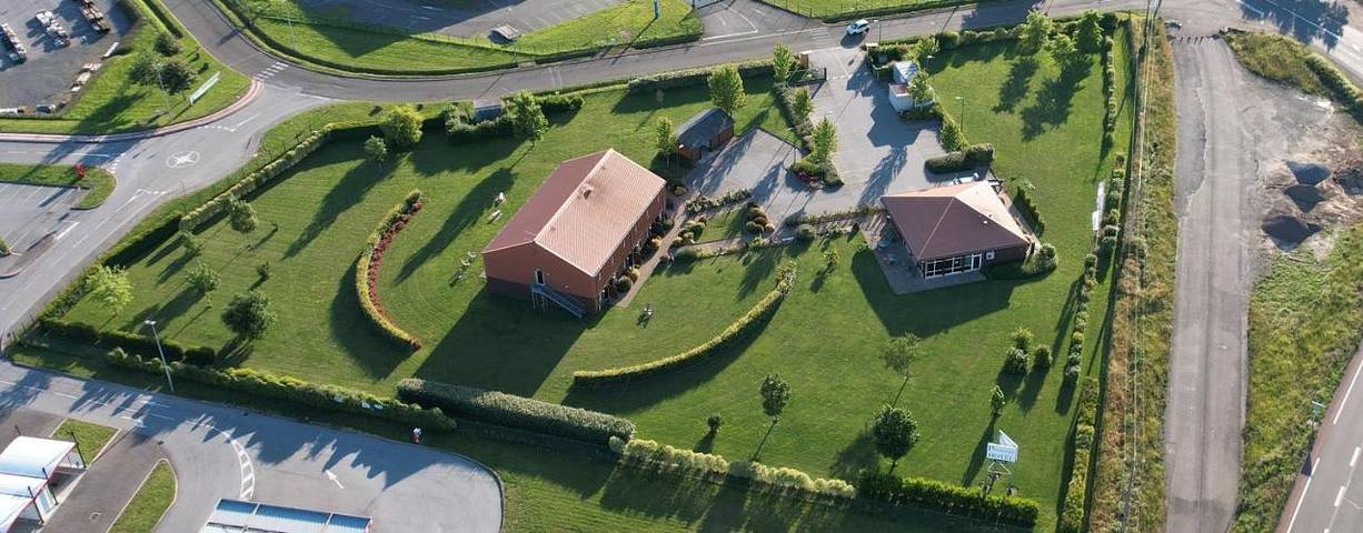 Hôtel pour 3 personnes, avec terrasse ainsi que jardin et vue