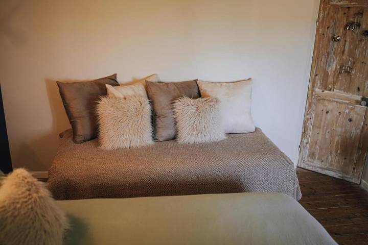 Location de vacances pour 3 personnes, avec terrasse ainsi que vue et jardin à Saint-Maixent-l'École - 4