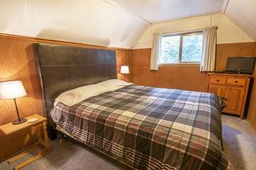 Log Cabin for 6 Guests in McCall, Payette Lake, Picture 4