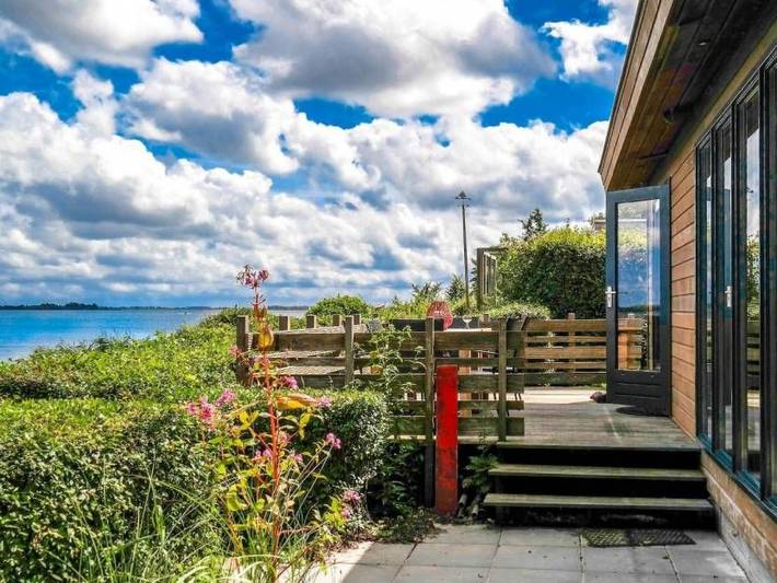 Ferienhaus für 6 Personen, mit Terrasse und Garten sowie Seeblick in Anjum
