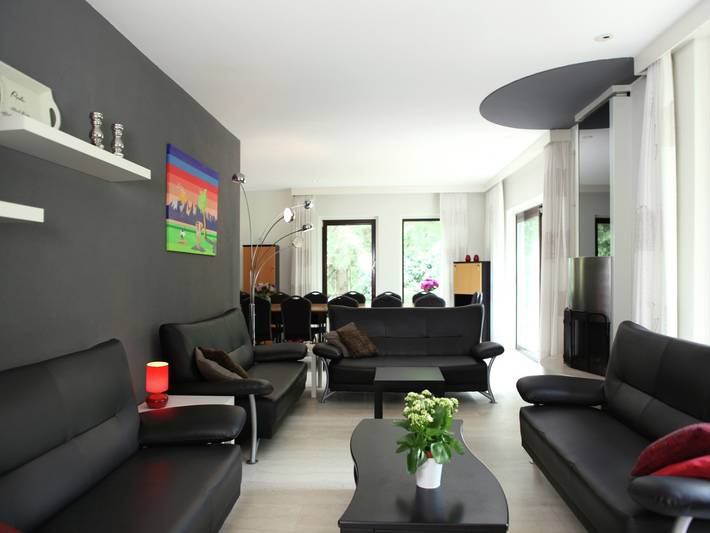 Vakantiehuis voor 30 personen, with terras and zwembad as well as tuin, met huisdier aan het Veluwemeer