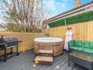 Log Cabin for 4 People in Goodrington, Paignton, Photo 1