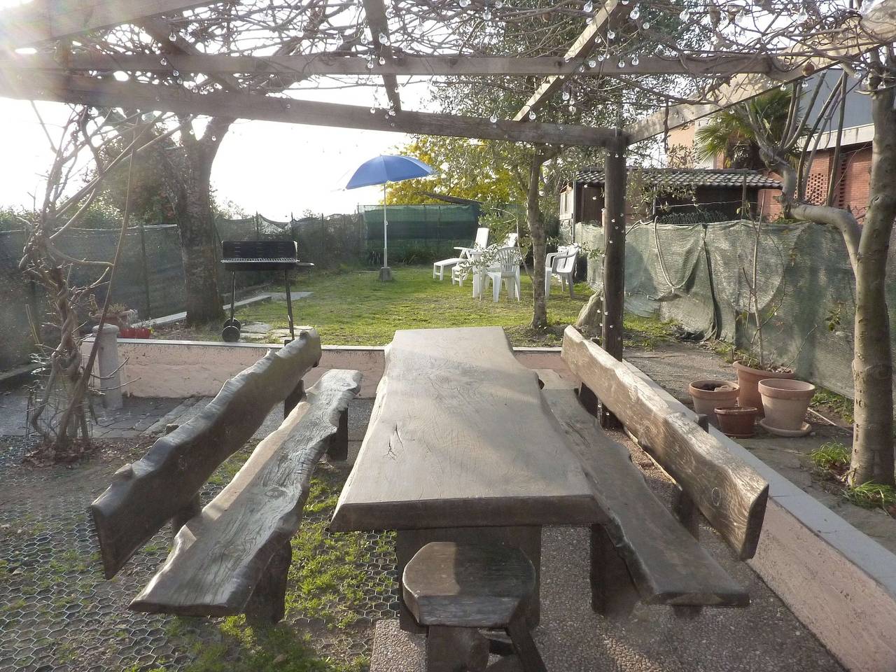 Hel studio-lejlighed, Studio for 2 personer med have in Laveno-Mombello, Lago Maggiore i Lombardiet