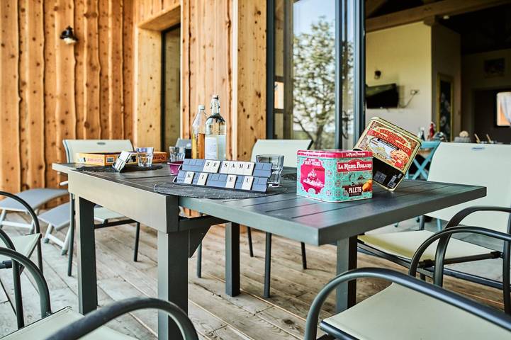 Gîte pour 4 personnes, avec terrasse ainsi que sauna et jacuzzi en Savoie - 2