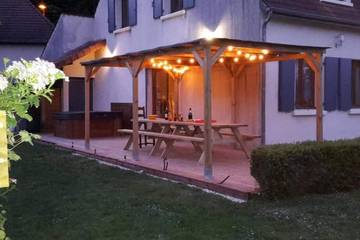 Location de vacances pour 14 personnes, avec jacuzzi, animaux acceptés dans Chevroches