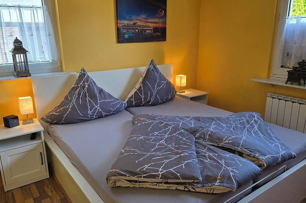 Ganze Wohnung, Ferienwohnung 1 - 7 Personen, 56 - 86 m²,  1 - 3 Schlafzimmer mit Tv, Parkplatz. in Bad Honnef, Siebengebirge