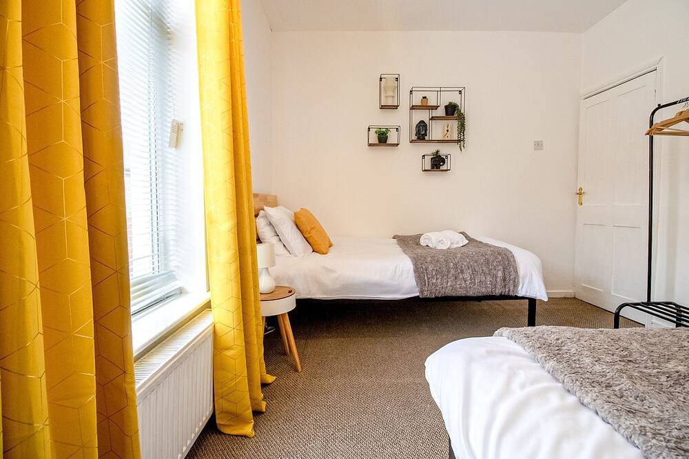 Casa-Estándar-Baño privado-Vista al Jardín in Kettering, Northamptonshire