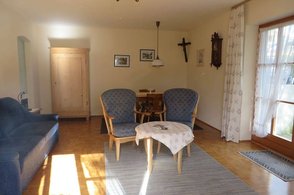 Ganze Wohnung, Ferienwohnung 66 qm, 1 Schlafzimmer, Südterrasse mit Bergblick in Piding, Bayerische Alpen