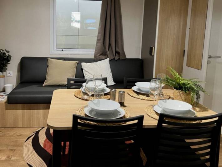 Camping pour 6 personnes, avec terrasse et piscine à Six-Fours-les-Plages - 4